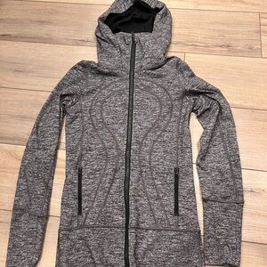 Lululemon Gray Hooded Zip-Up Jacket size 2